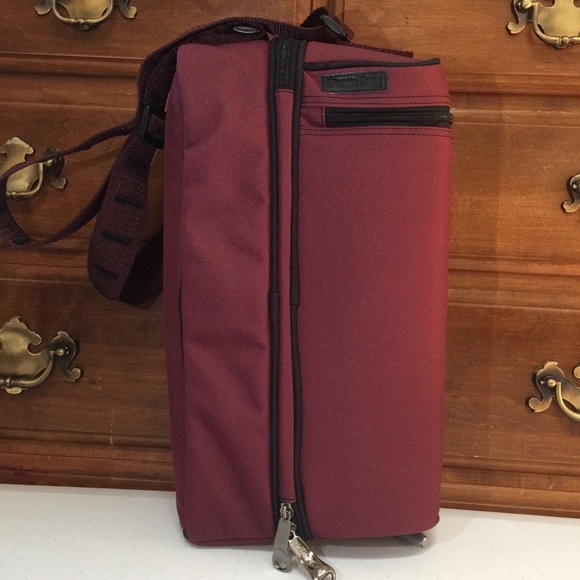 ▫️Picnic Time Insulated Wine/Picnic Tote - Picture 3 of 16